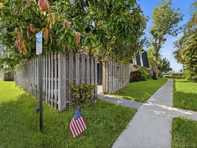 105 Woodland Rd