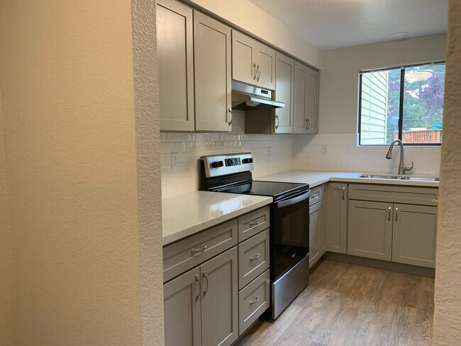3101 C Kitchen - hallway entrance - Halo 11 Townhomes