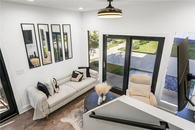 Photo - 3120 Godby Rd