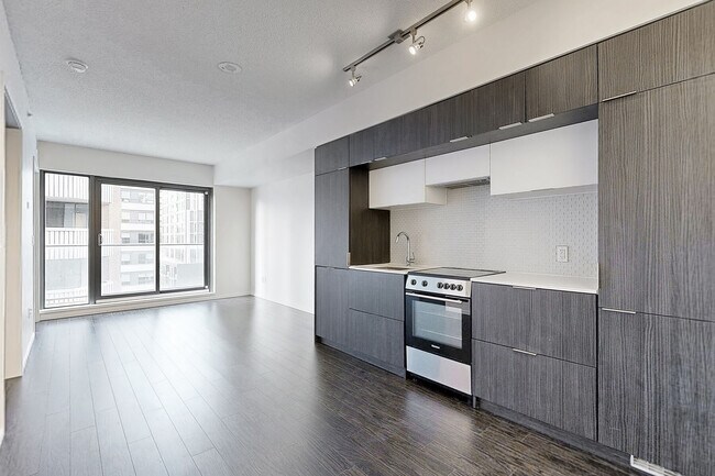 Photo - 159 Dundas St E Unit 705