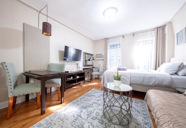 Photo - 328 E 74th St Unidad ID1031983P