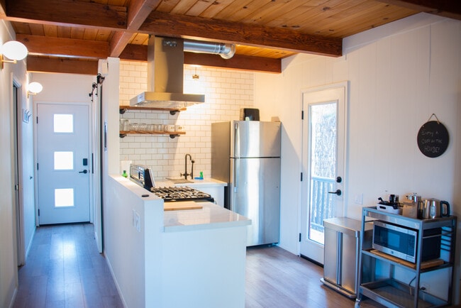 Photo - 1010 Fenway Dr