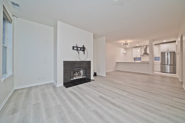 301 W Goethe, Unit 103, Chicago, IL 60610 - 301 W Goethe St Condo Unit 103