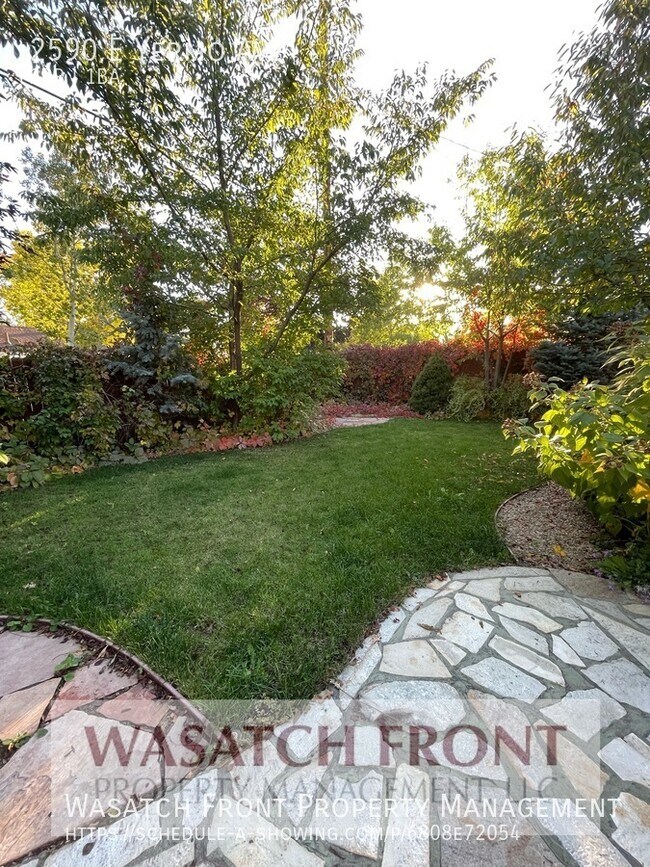 Photo - 2590 Yermo Ave