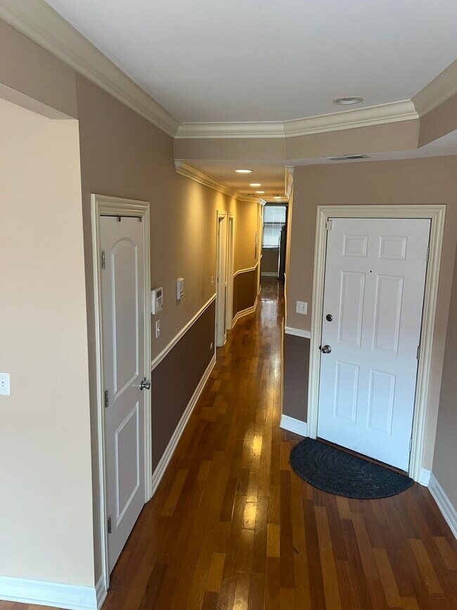 Photo - 1363 E 64th St