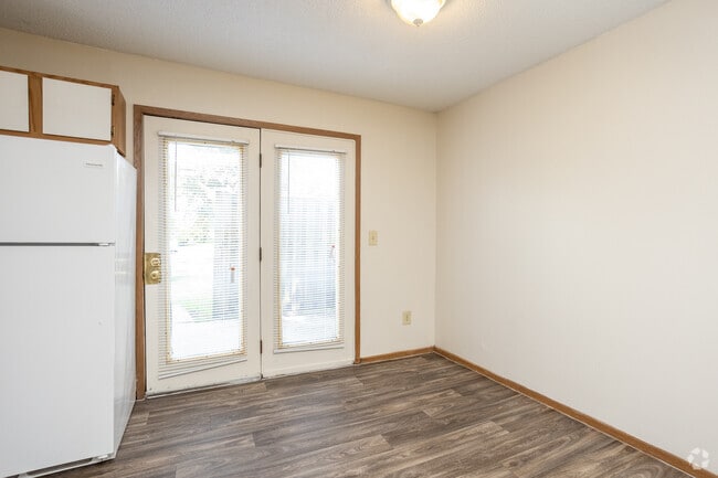 2BR, 1.5BA - 1,050 SF - Quatz