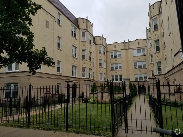 Building Photo - 5735 N Kimball Ave Unit 3D Rental