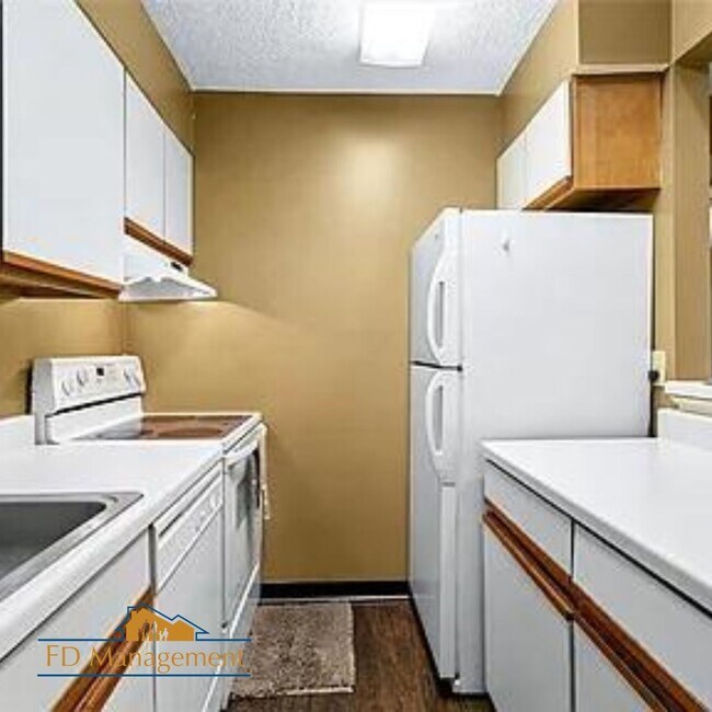 Photo - Modern First-Floor with Private Patio in Hampton Club