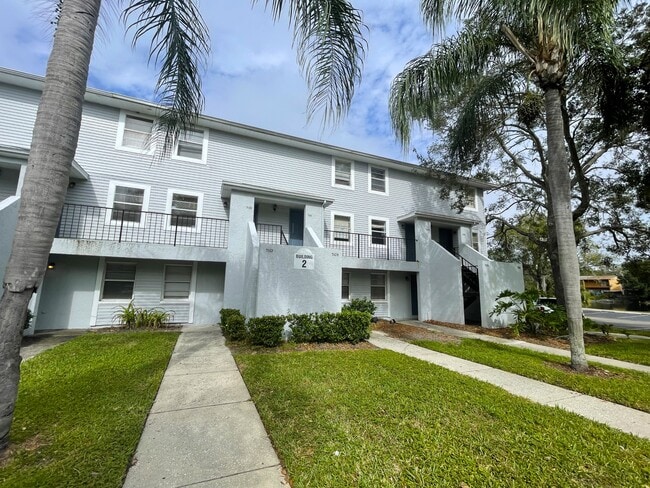 Building Photo - 7113 E Bank Dr