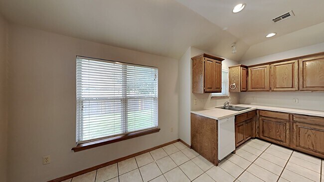 Photo - Updated 3 Bedroom 2 Bath Home in Yukon Sch...