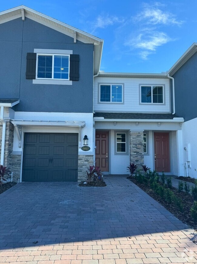 Building Photo - GATED 3 BEDROOM, 2.5 BATHROOM IN OVIEDO Rental