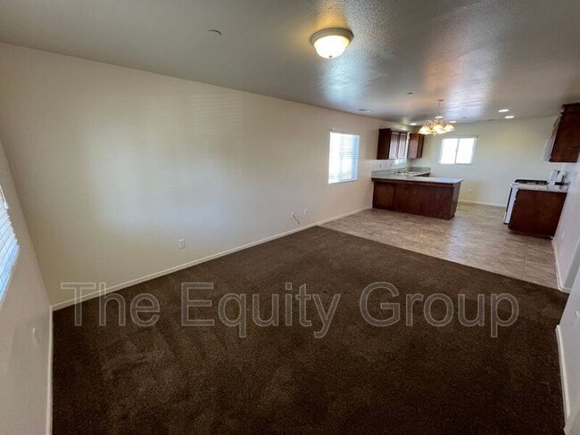 Photo - 2133 W Lark Ave