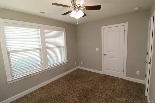 Photo - 119 Ballyliffen Ln