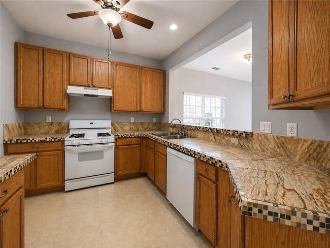 Photo - 1563 Rachel's Ridge NW