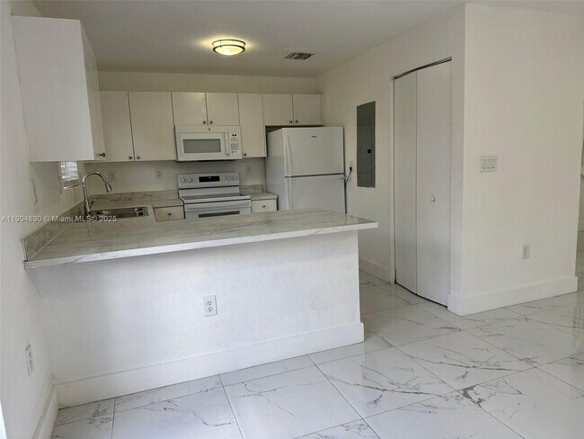 Photo - 618 SW 2nd Pl