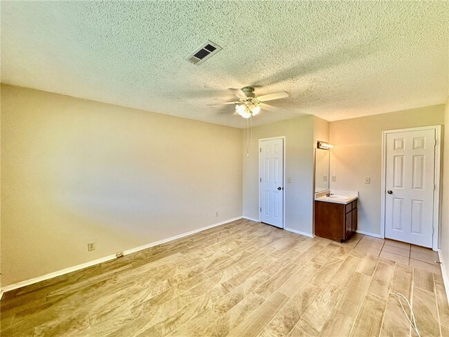 Photo - 1320 W Linden St