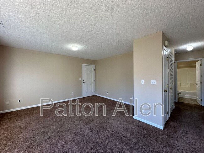 Photo - 25 Maybelle Ln Unidad Maybelle M