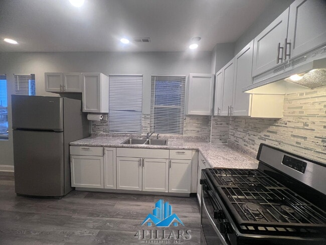 Photo - "Charming 3-Bed Gem in East Chicago – Spacious 1066 Sq Ft Retreat!" Unit 2