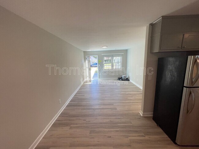 Photo - 1318 Maple St