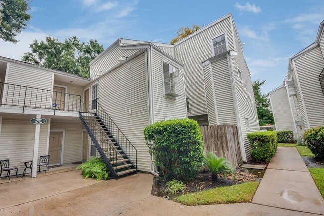 Building Photo - 9809 Richmond Ave. Unit C16 Rental
