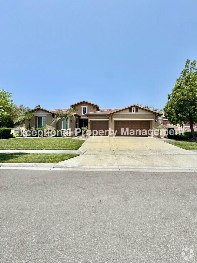 Building Photo - Beautiful 3 bedroom 3 bathroom single stor... Rental