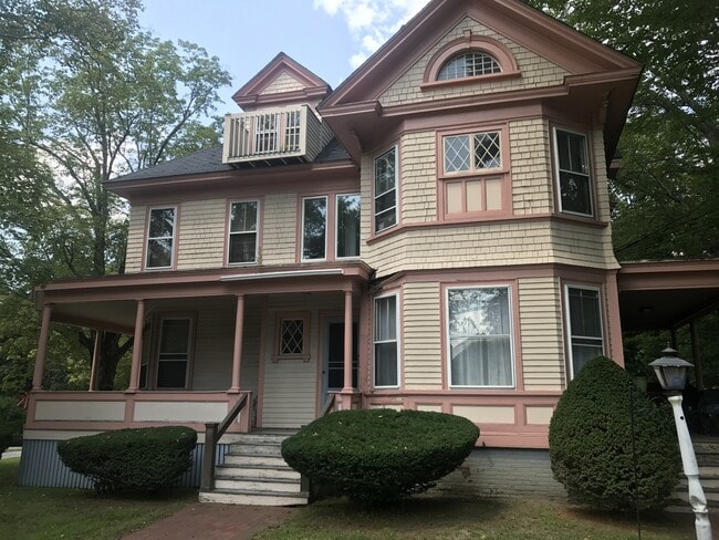 141-143 Silver Street - 141-143 Silver Street Apartment Unit #4