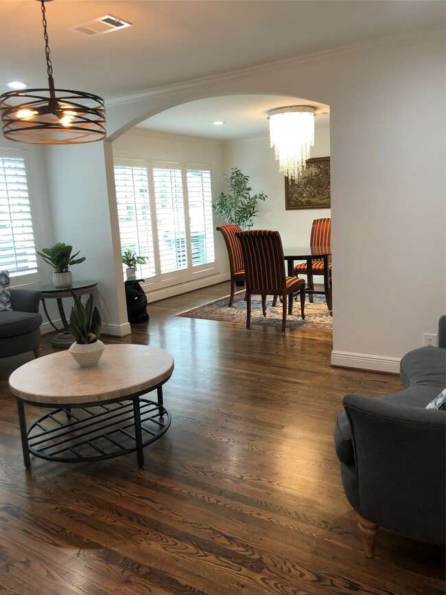 Photo - 1346 Chantilly Ln