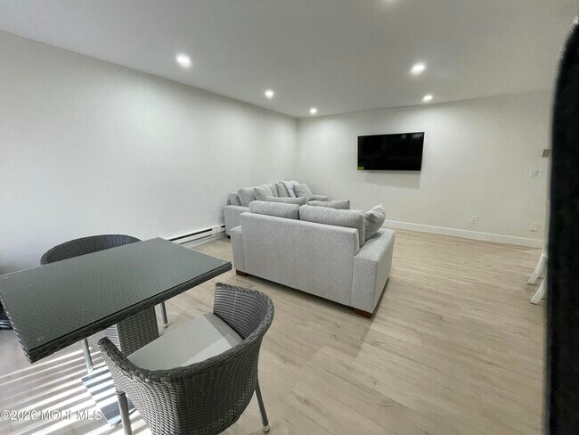 Photo - 65 Cedar Ave Unidad A17