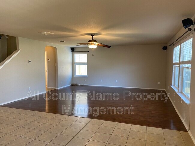 Photo - 156 Katherine Way