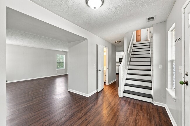 Photo - 6007 Polonius Ln