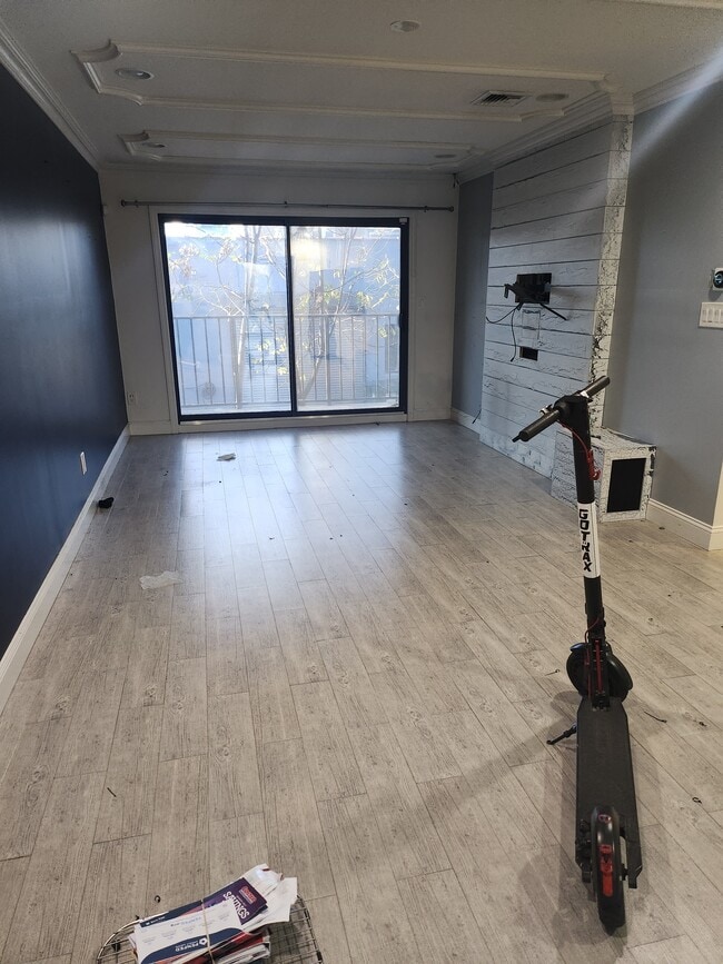 Photo - 603 55th St Unit 211