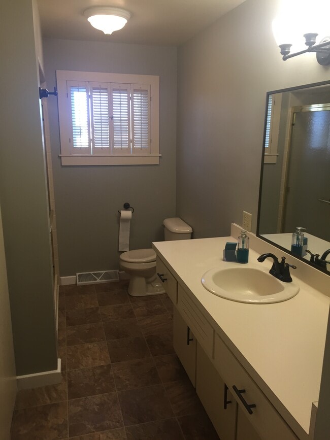 Photo - 3882 N Hartford Dr