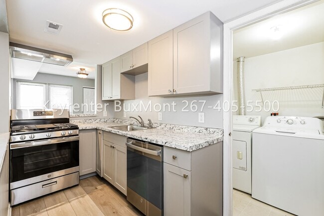 Building Photo - 1825 Bridgetown Pike Unit 310