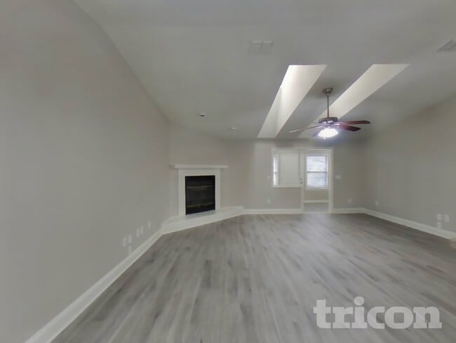 Photo - 8127 Creedmoor Dr