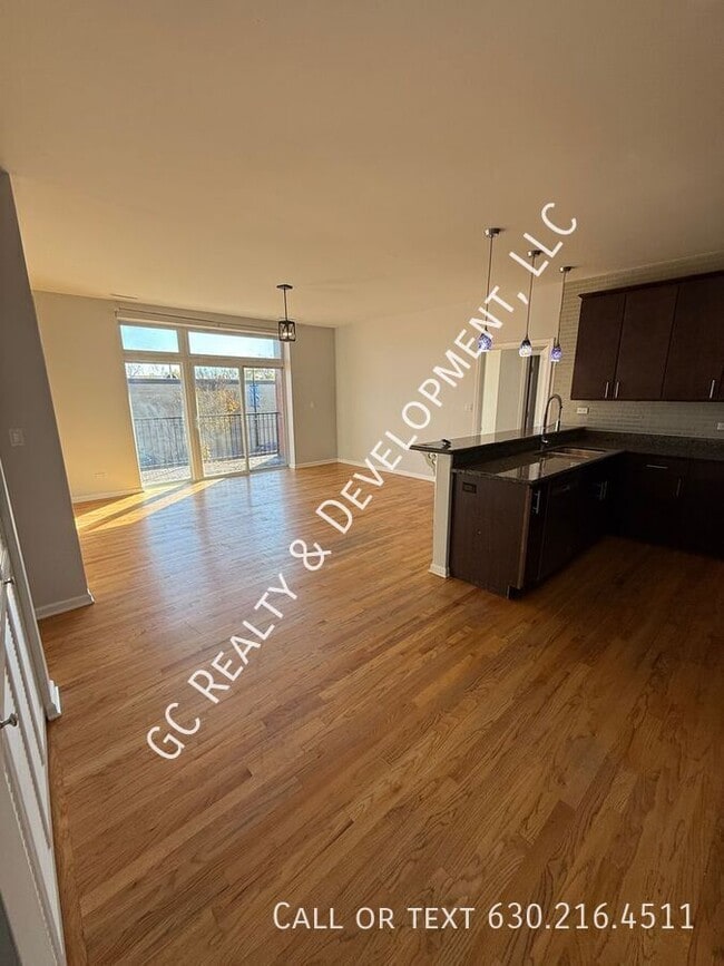 Photo - 2520 S Oakley Ave Unit 201 ,  201