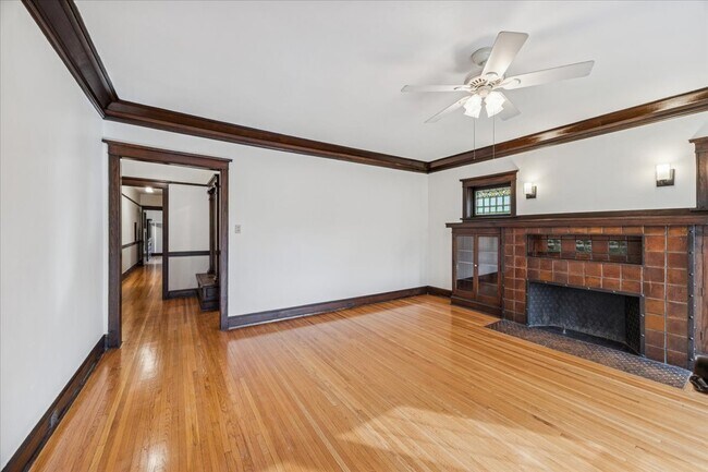 Photo - 5902 W Midway Park Unit 2