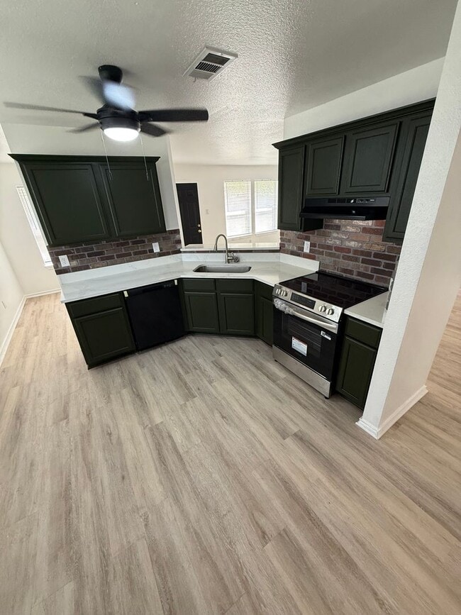 Photo - Full Brick 3 bedroom 2 bath 2 car garage in Mary's Creek Estates!!