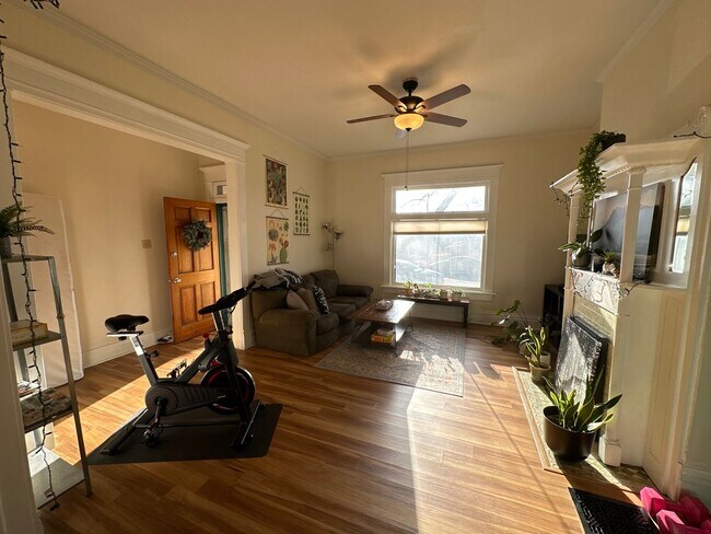 Photo - Neil Ave 686-688 MLR Unidad 688