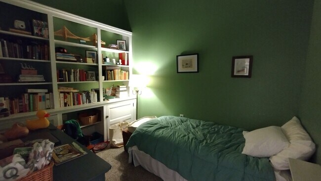 Photo - 139 N 4th St