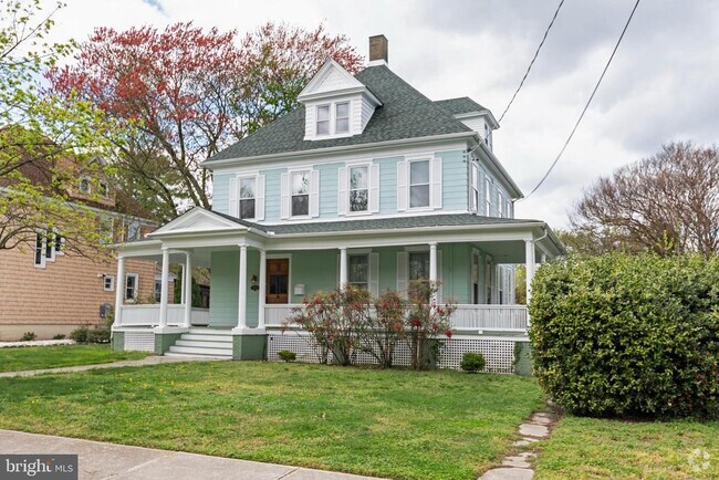 Building Photo - 205 Oakley St Rental