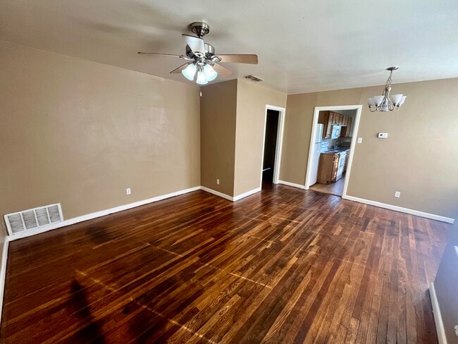 Photo - 4601 Elgin Ave