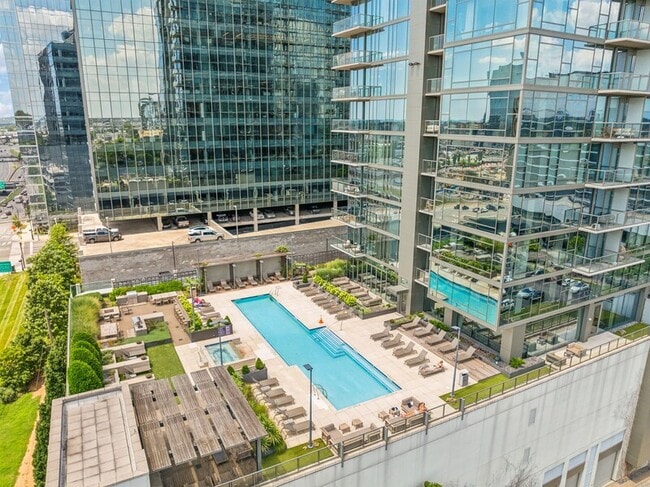 Building Photo - 1212 Laurel St Unit 2212