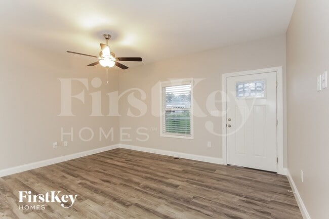 Photo - 409 Lakeridge Dr