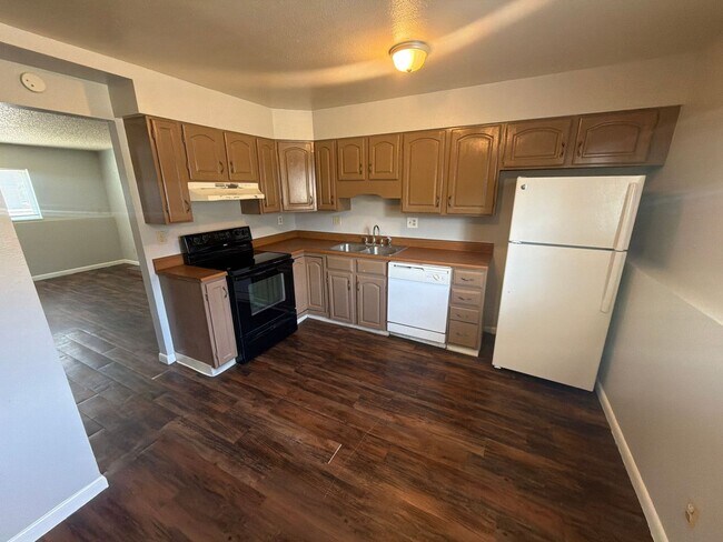 Photo - 4469 E Pikes Peak Ave Unidad 4469