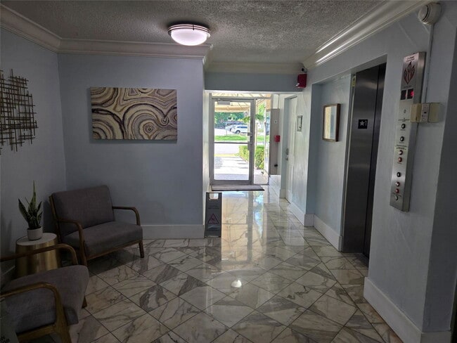 Photo - 2000 NE 135th St Unidad 302