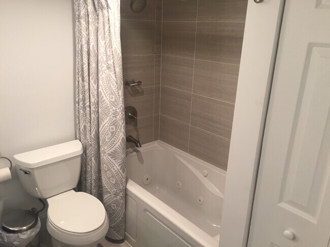 Photo - 700 7th St SW