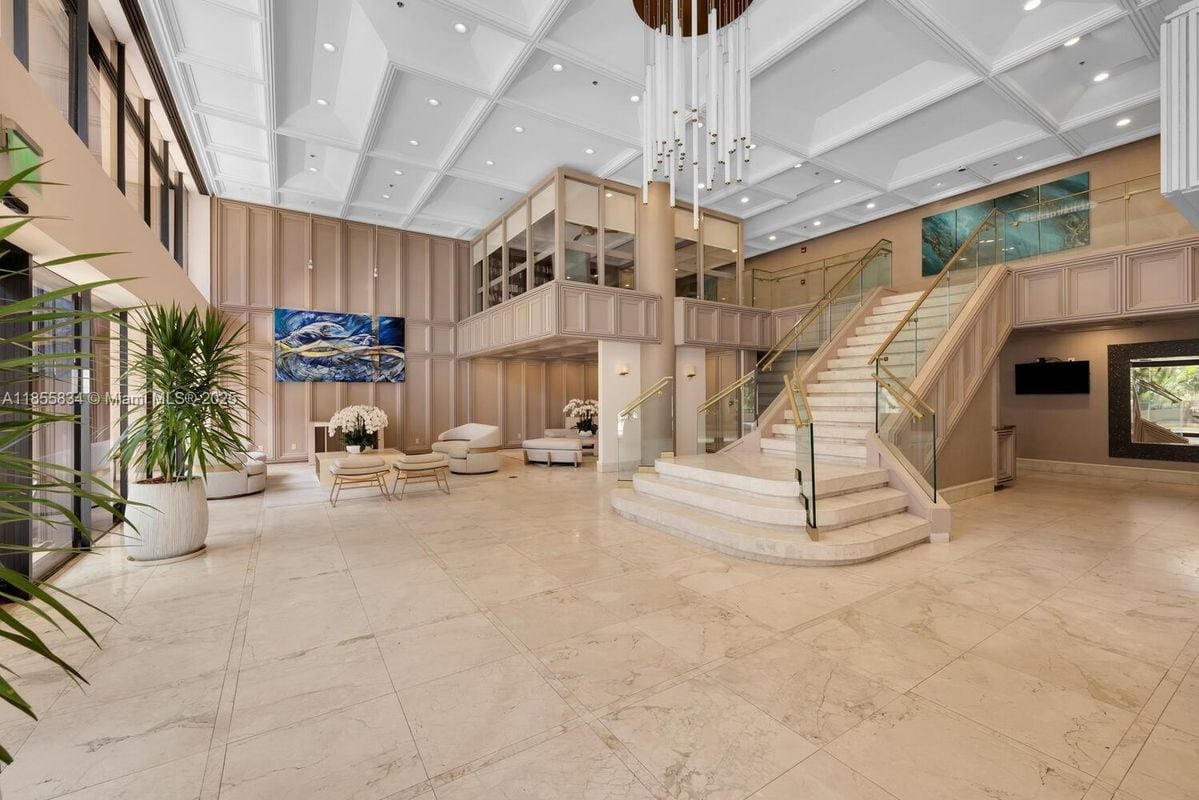 Photo - 251 Crandon Blvd