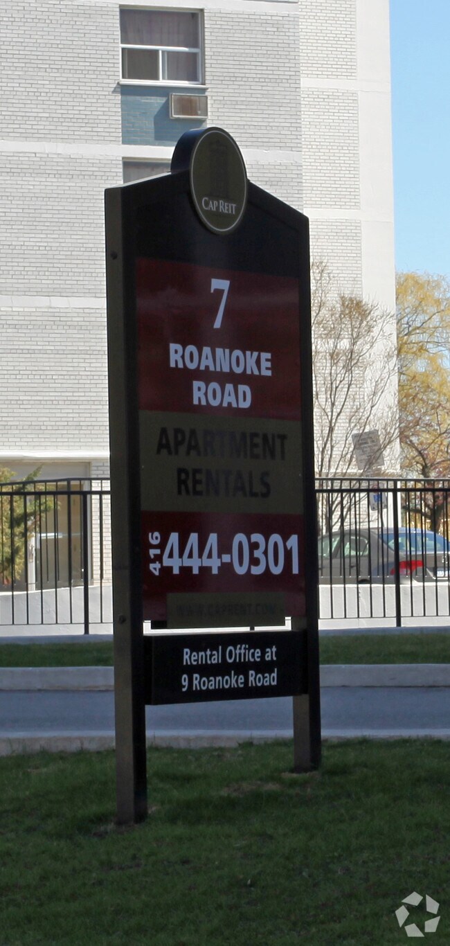 Photo - Roanoke Apartments