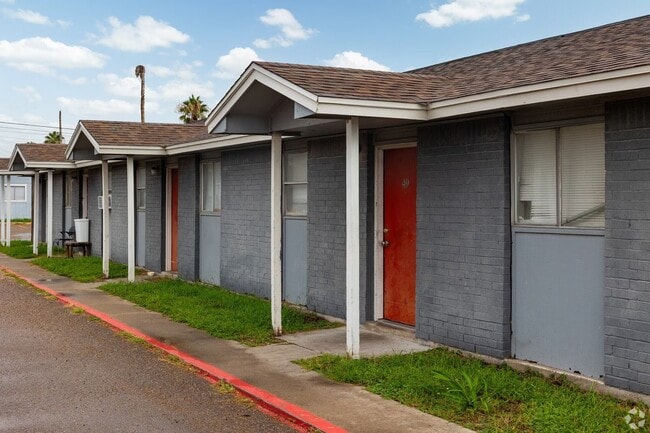Photo - 1010 Behmann St