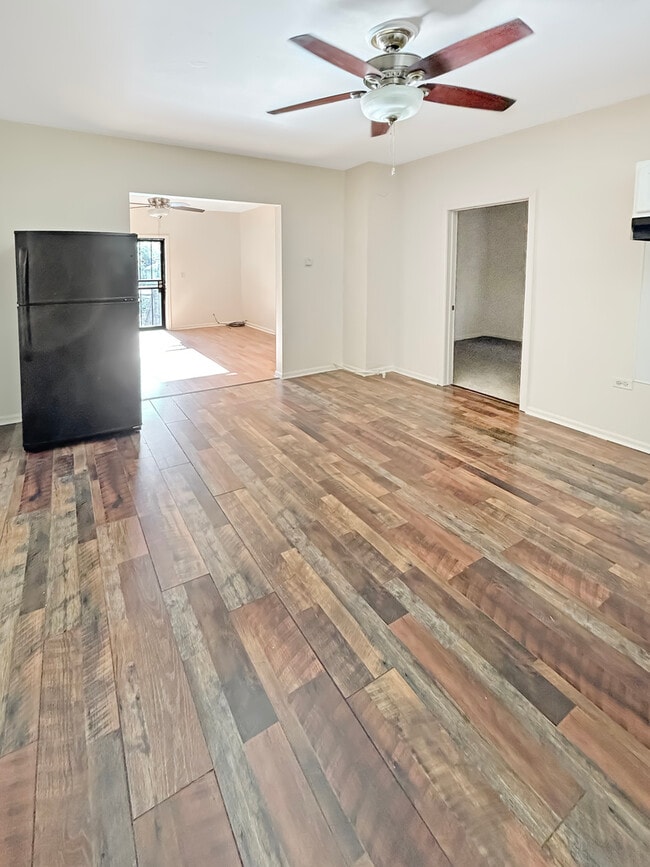 Photo - 11014 S State St Unidad 1R